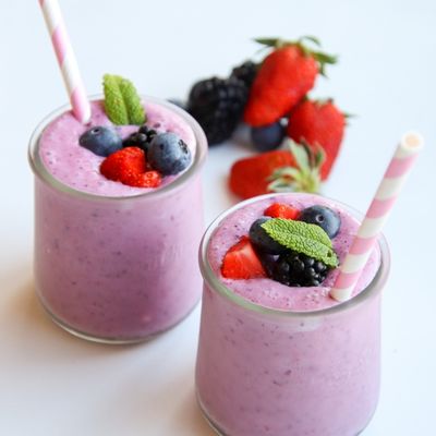BÖĞÜRTLENLİ MILKSHAKE