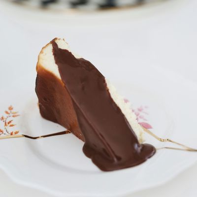 SAN SEBASTIAN CHEESECAKE-BELÇİKA ÇİKOLATALI